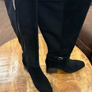 Blondo NWT Black Suede Zipper Boots with block heel
